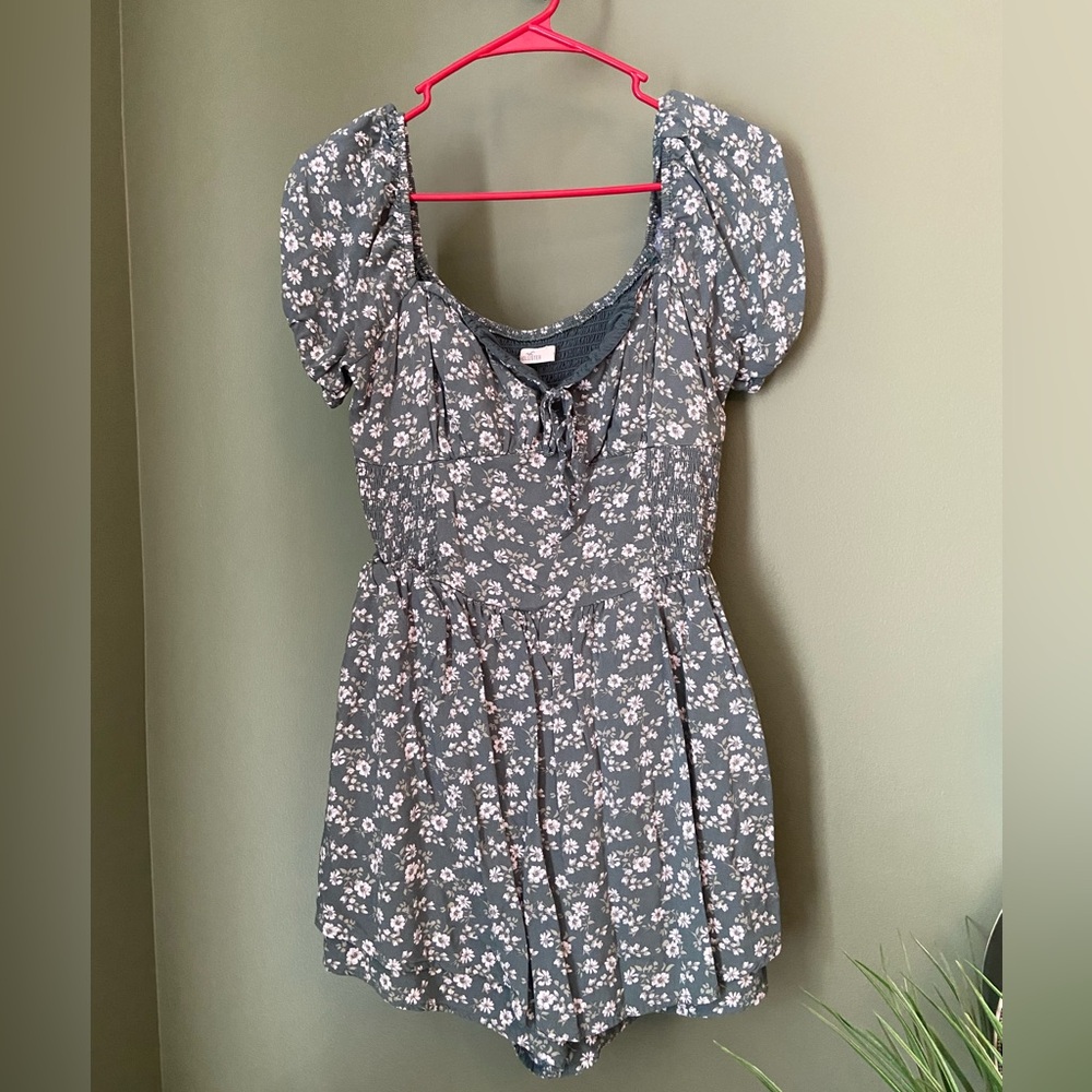 Hollister Teal Floral Puff Sleeve Romper